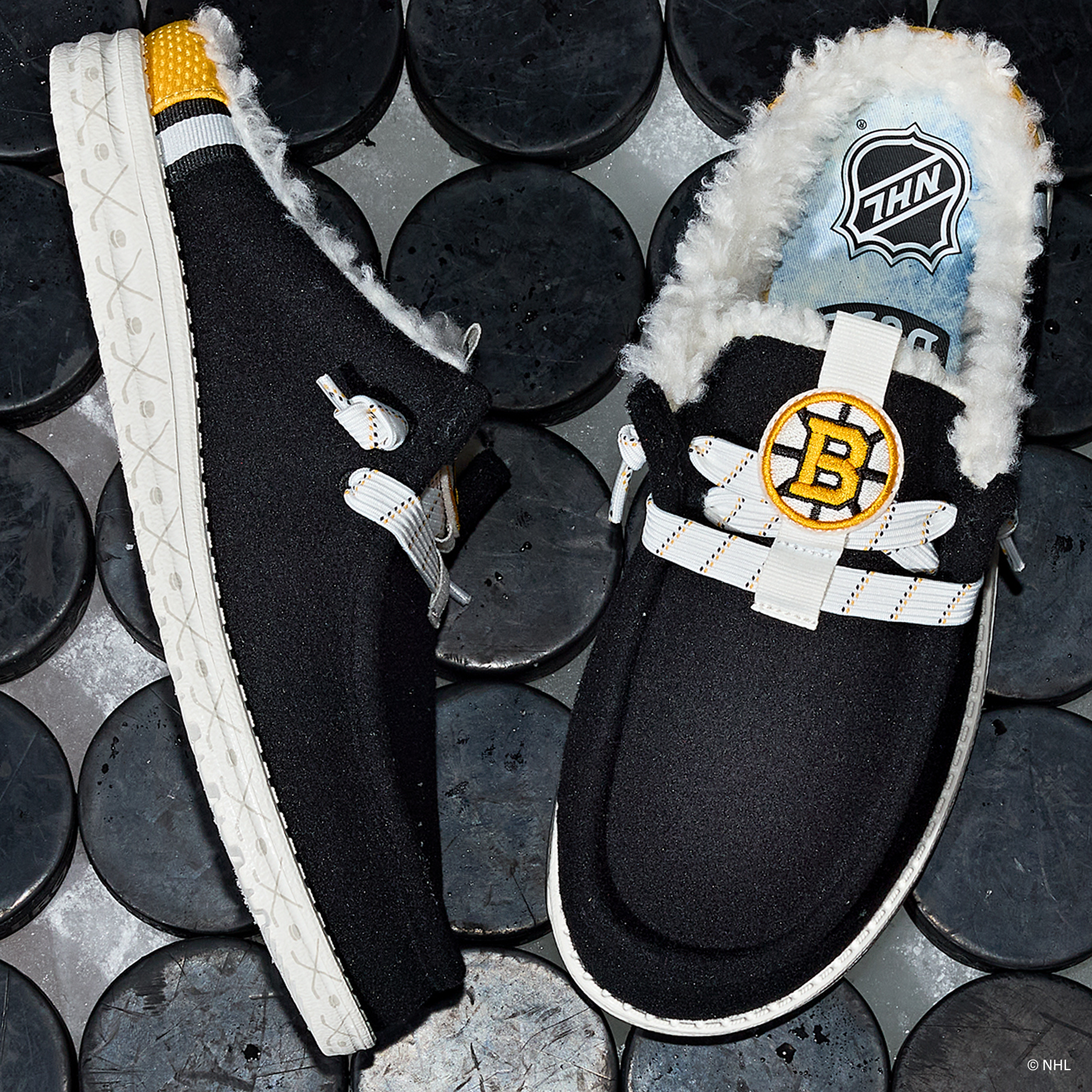 Alternative view of NHL Boston Bruins Wally Slip - Black/Yellow