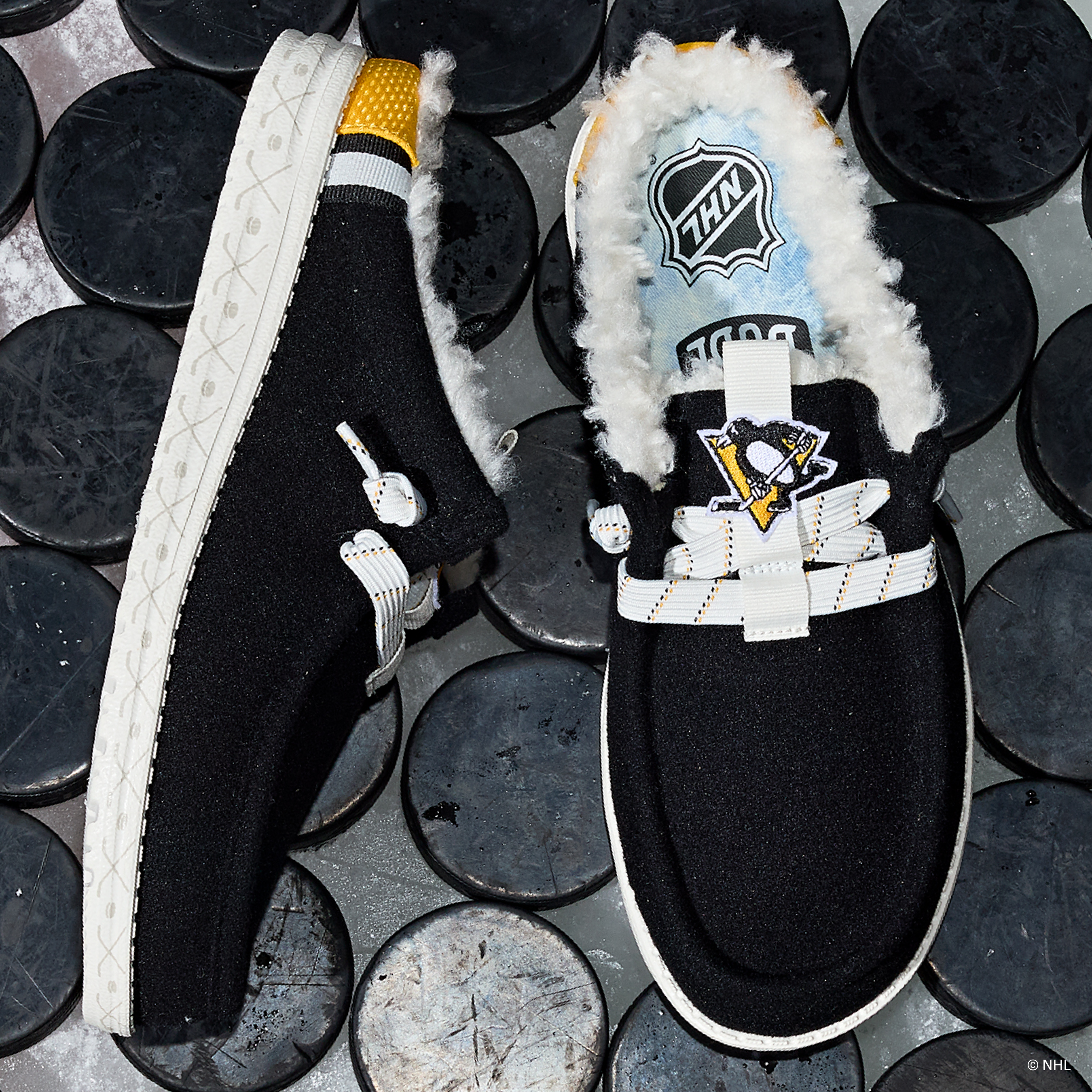 Alternative view of NHL Pittsburgh Penguins Wally Slip - Black/Yellow